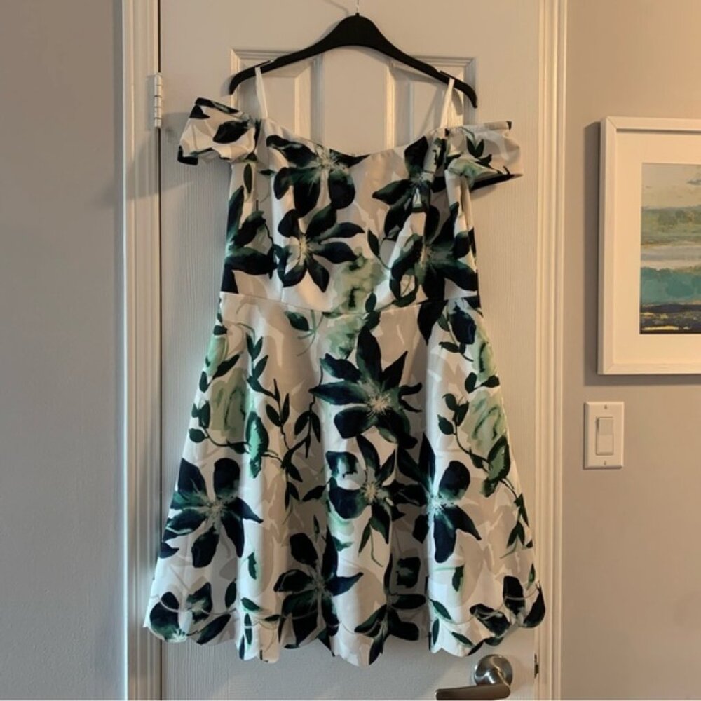 NWOT Le Chateau Floral Off Shoulder Dress with Pockets